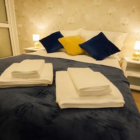 Δωμάτια σε οικογενειακή κατοικία Golden & Blue House, O Seu Novo Espaco No *