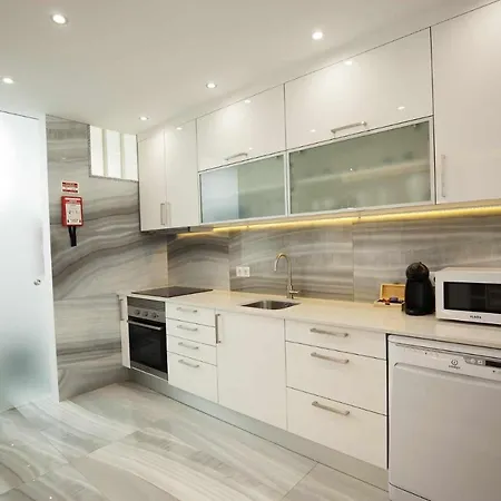 Δωμάτια σε οικογενειακή κατοικία Golden & Blue House, O Seu Novo Espaco No *