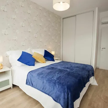 Δωμάτια σε οικογενειακή κατοικία Golden & Blue House, O Seu Novo Espaco No *