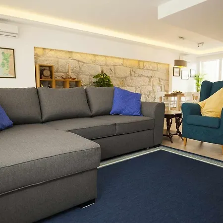 Golden & Blue House, O Seu Novo Espaco No Δωμάτια σε οικογενειακή κατοικία