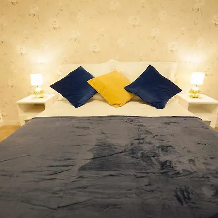 Δωμάτια σε οικογενειακή κατοικία Golden & Blue House, O Seu Novo Espaco No *