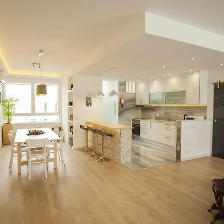 Golden & Blue House, O Seu Novo Espaco No Δωμάτια σε οικογενειακή κατοικία